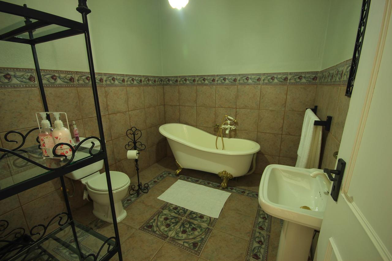 La Rose Douglas Guesthouse No Loadshedding מראה חיצוני תמונה